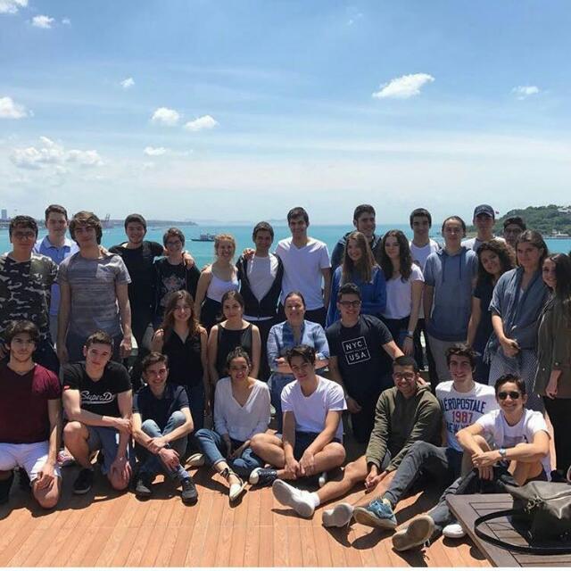 Itır Aydın with her students